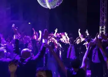 Party 350x250 klein